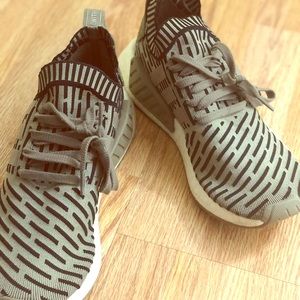 Adidas NMD R2 olive green size 11